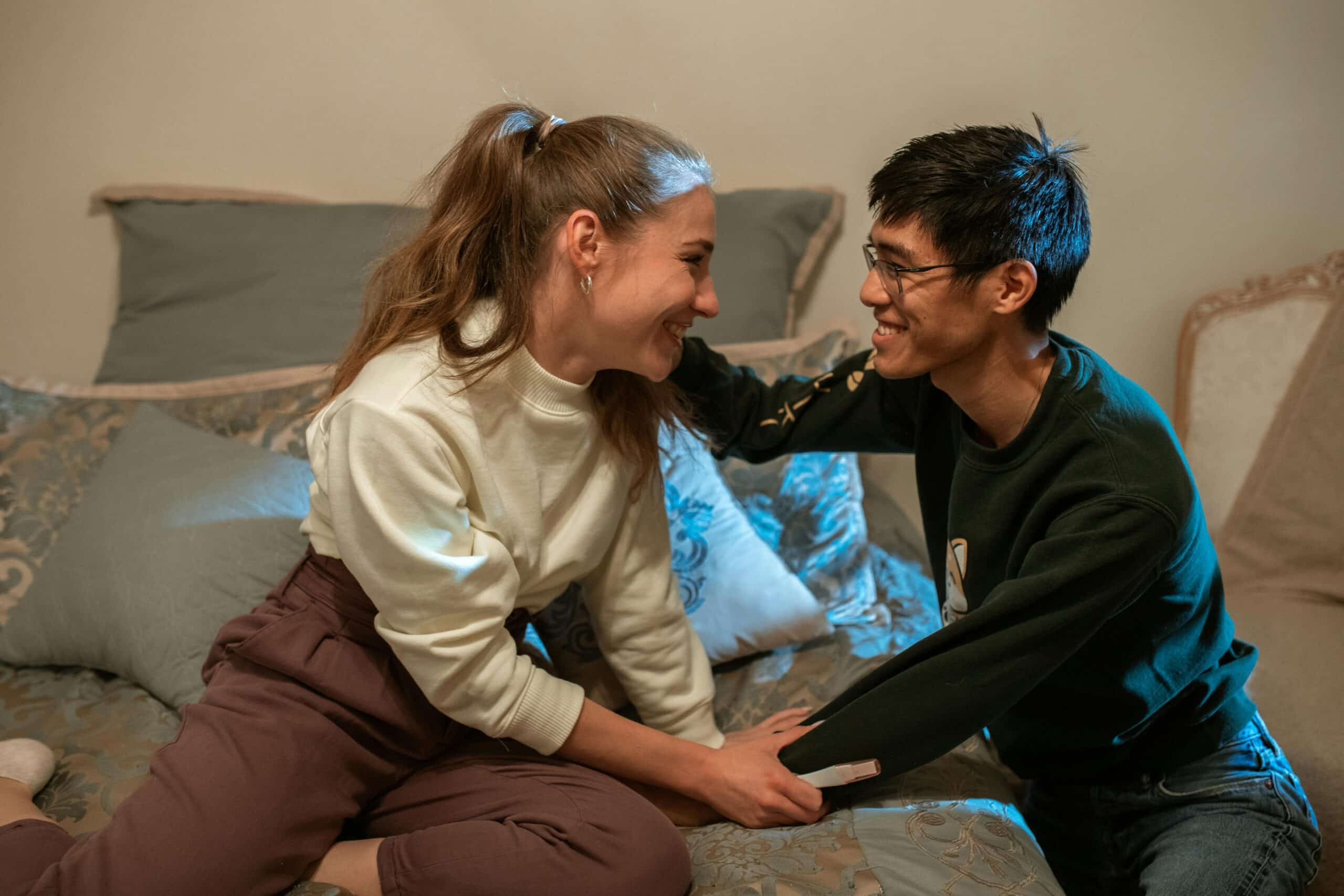 Atención a niños y adolescentes con enfoque en sintomatología corporal y conductual. Terapia infanto-juvenil a través del juego